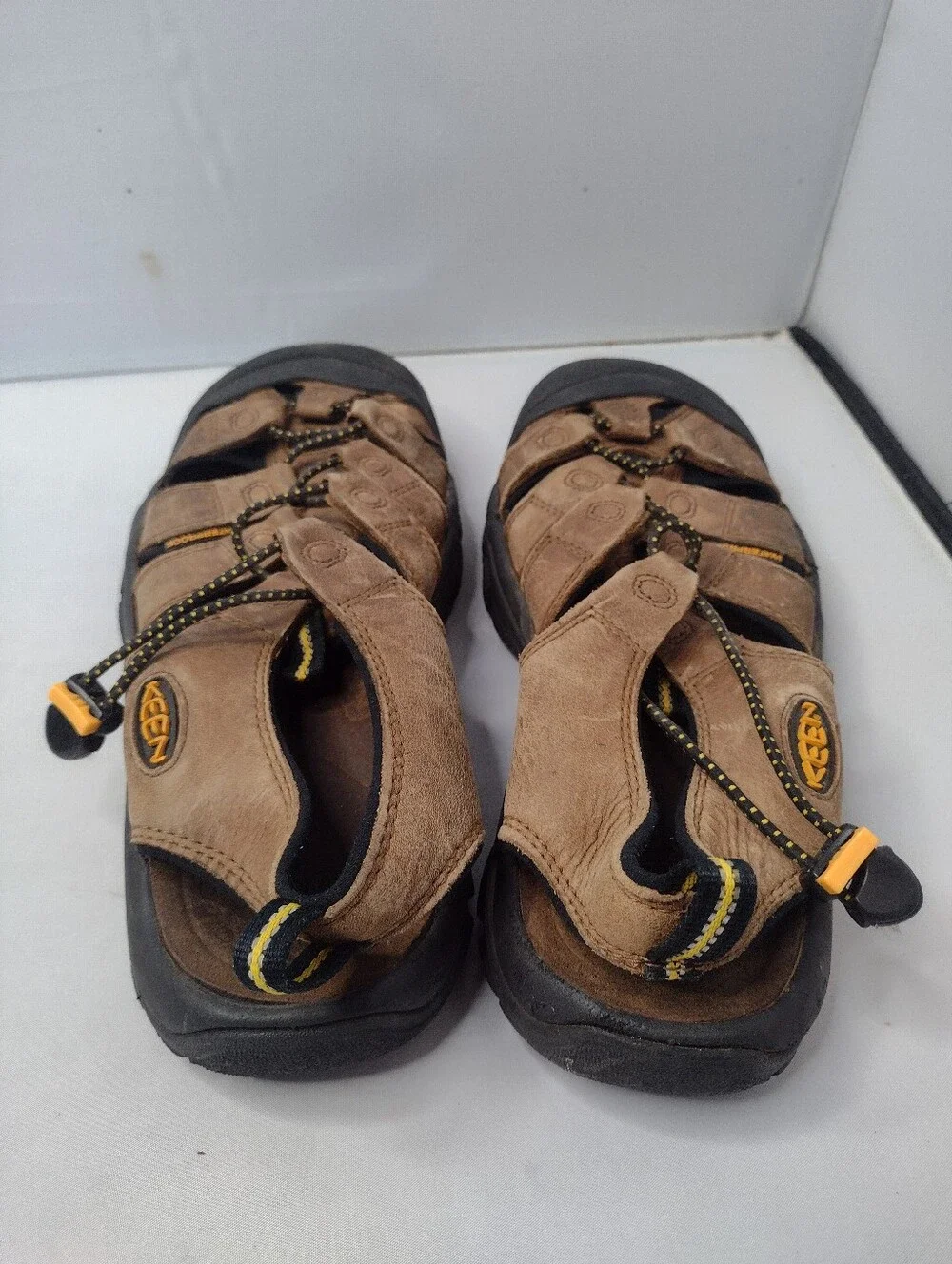 KEEN Newport H2 Sandals Mens 9.5 Waterproof Leather Hiking Outdoor B12